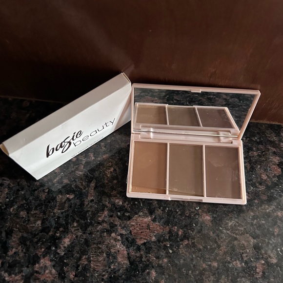 NWT BASIC BEAUTY BRONZY AF PALETTE - Picture 4 of 7